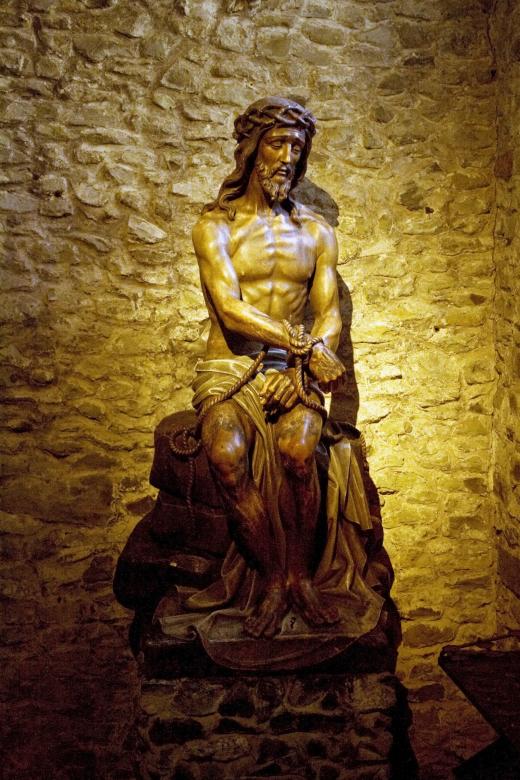 Free stock image of Jesus Statue created by Pixabay