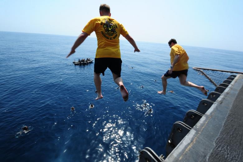Free stock image of Jumping into the Ocean created by Pixabay