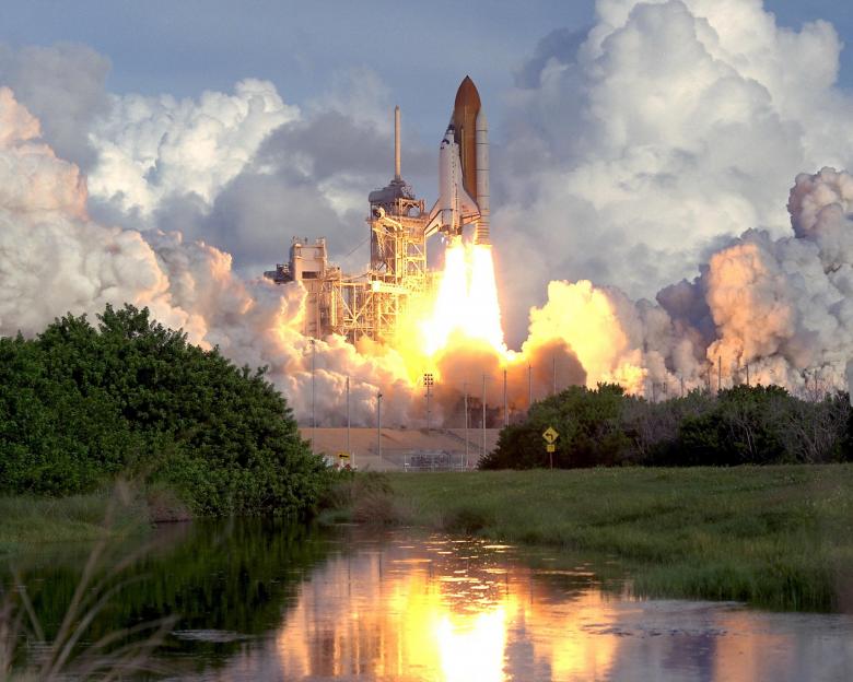 Free stock image of Atlantis Space Shuttle created by Pixabay