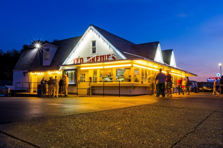Free stock image of Frozen Custard Store created by Pixabay