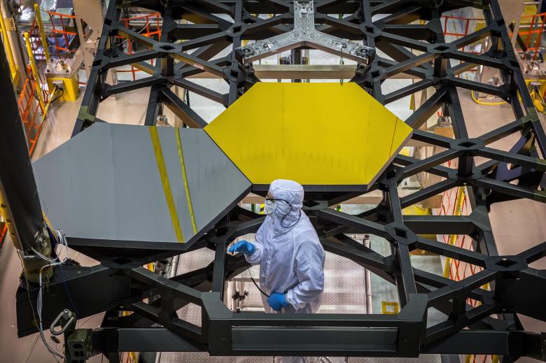 Free stock image of Space Telescope created by Pixabay