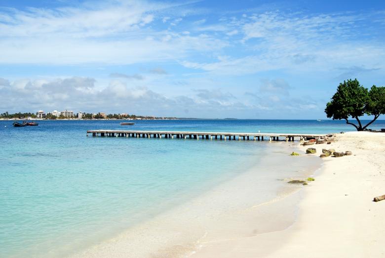 Free stock image of Beach Resort created by Pixabay