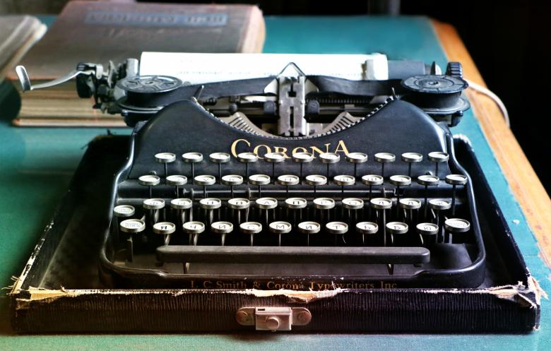 Free stock image of typewriter created by svklimkin