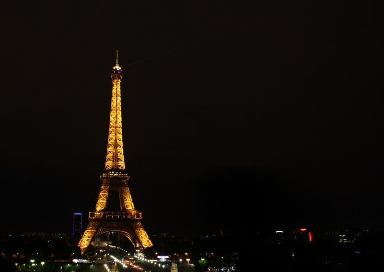 Free stock image of Eiffel Tower created by Pixabay
