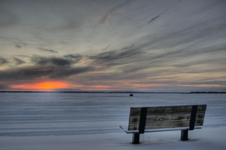 Free stock image of Sunrise on the Shore created by Pixabay