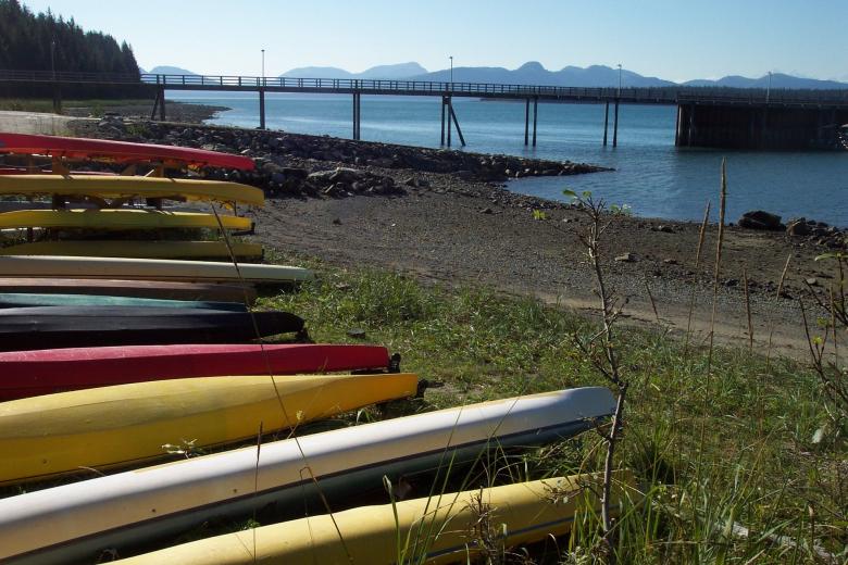 Free stock image of Kayaks on the Bank created by Pixabay