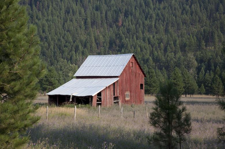 Free stock image of Wooden Barn created by Pixabay