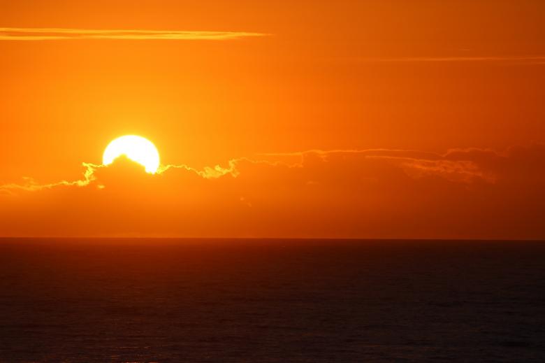 Free stock image of Sunset on the Ocean created by Pixabay