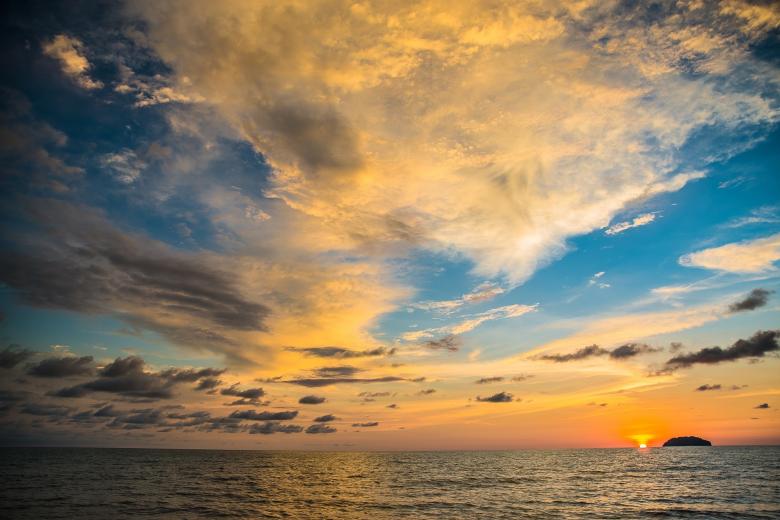 Free stock image of Sunset on the Ocean created by Pixabay