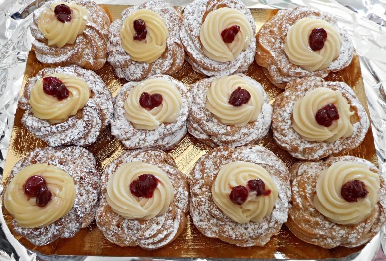 Free stock image of Fresh Pastries created by Pixabay