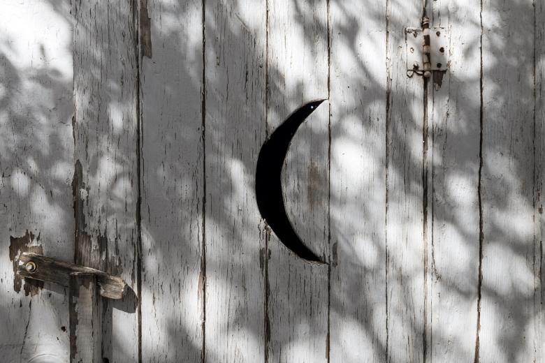 Free stock image of Outhouse Door created by Pixabay