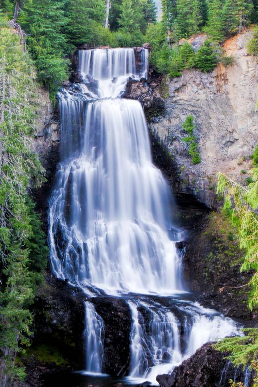 Free stock image of Waterfall created by Geoffrey Whiteway