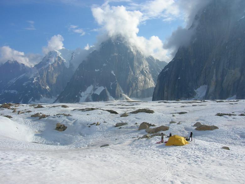Free stock image of Camping on the High Altitude created by Pixabay