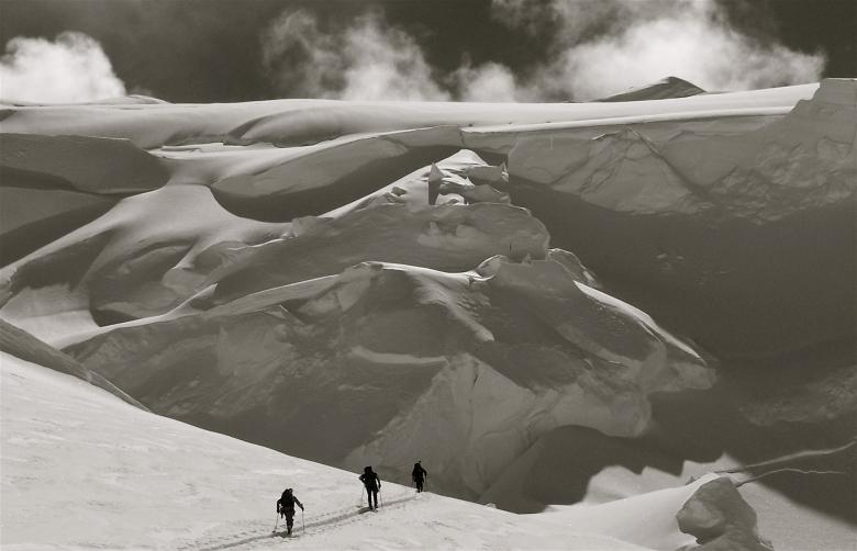 Free stock image of Cross Country Skiers created by Pixabay