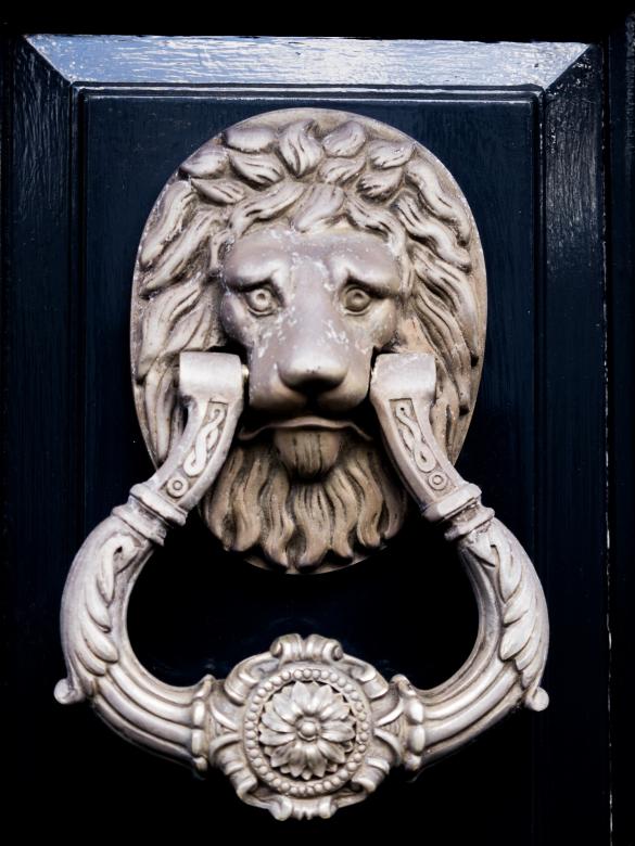 Free stock image of Door Knocker created by Pixabay