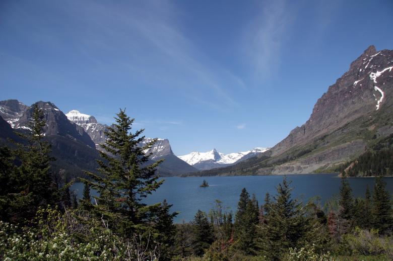 Free stock image of Saint Mary Lake created by Pixabay