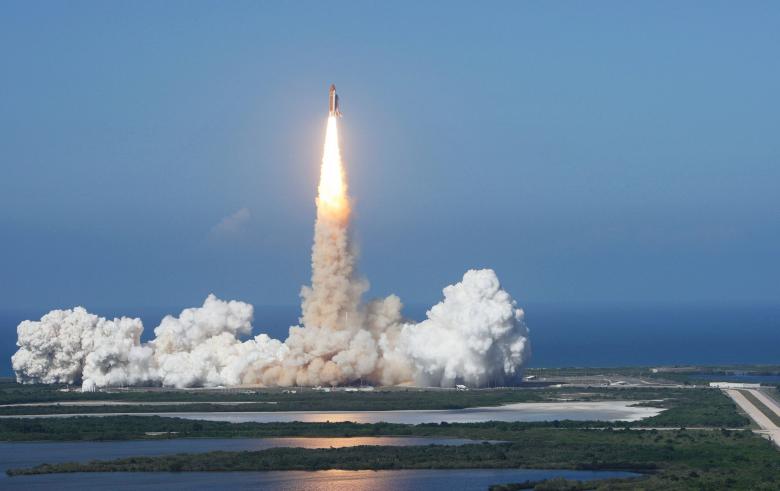 Free stock image of Discovery Space Shuttle created by Pixabay