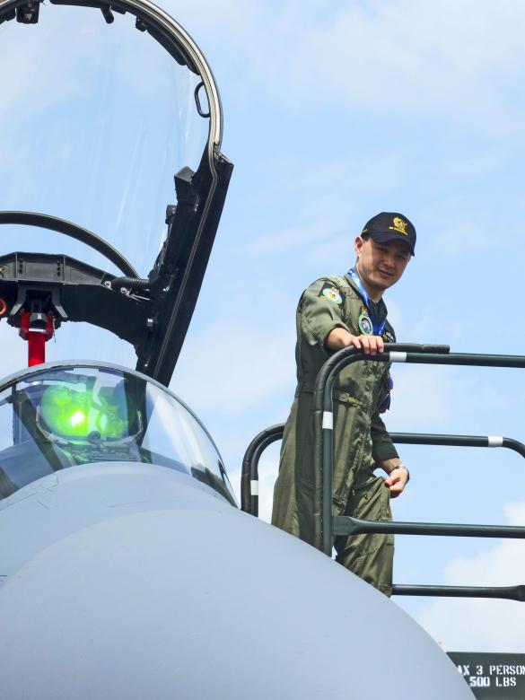 Free stock image of Military Pilot created by Pixabay