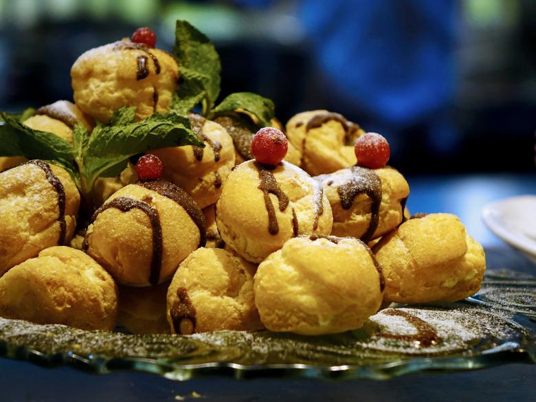 Free stock image of Cream Puffs created by Pixabay