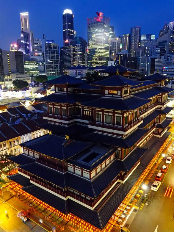 Free stock image of Buddha Tooth Relic Temple created by Pixabay