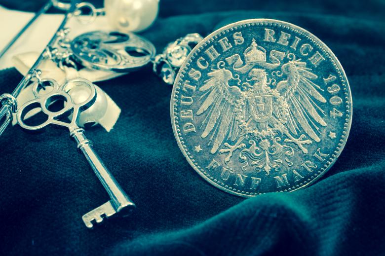 Free stock image of Silver Coin created by Pixabay
