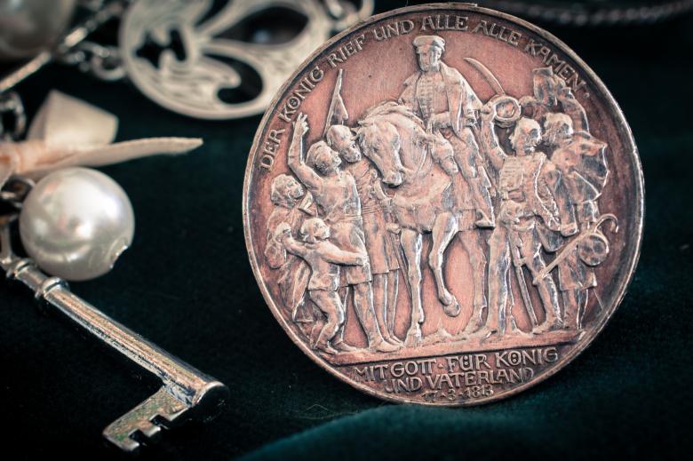 Free stock image of Silver Coin created by Pixabay