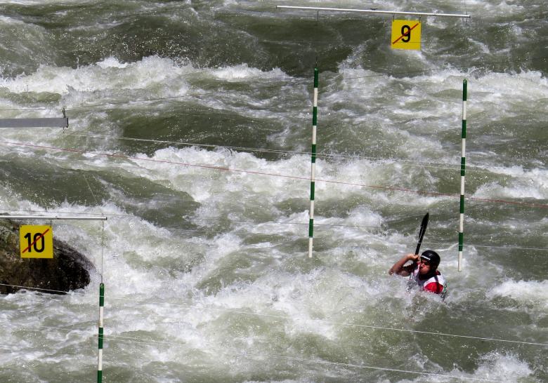 Free stock image of kayaking in the River created by Pixabay