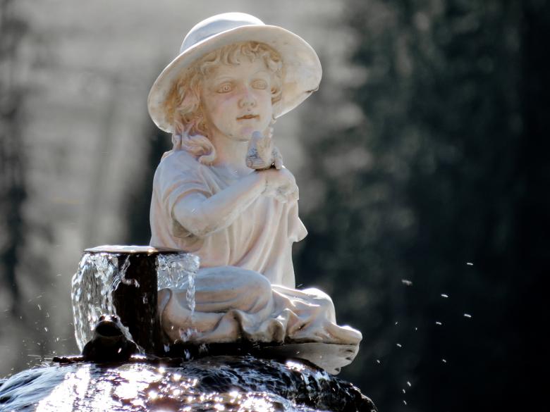 Free stock image of Water Fountain created by Pixabay