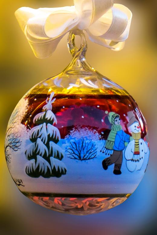 Free stock image of Christmas Bauble created by Pixabay