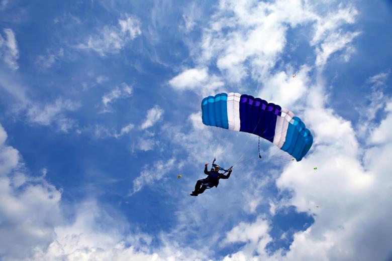 Free stock image of skydiver created by 2happy