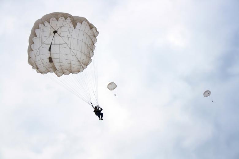 Free stock image of Skydivers created by 2happy