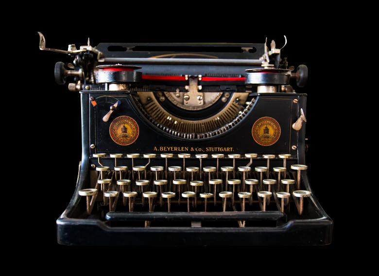 Free stock image of Old Typewriter created by Pixabay