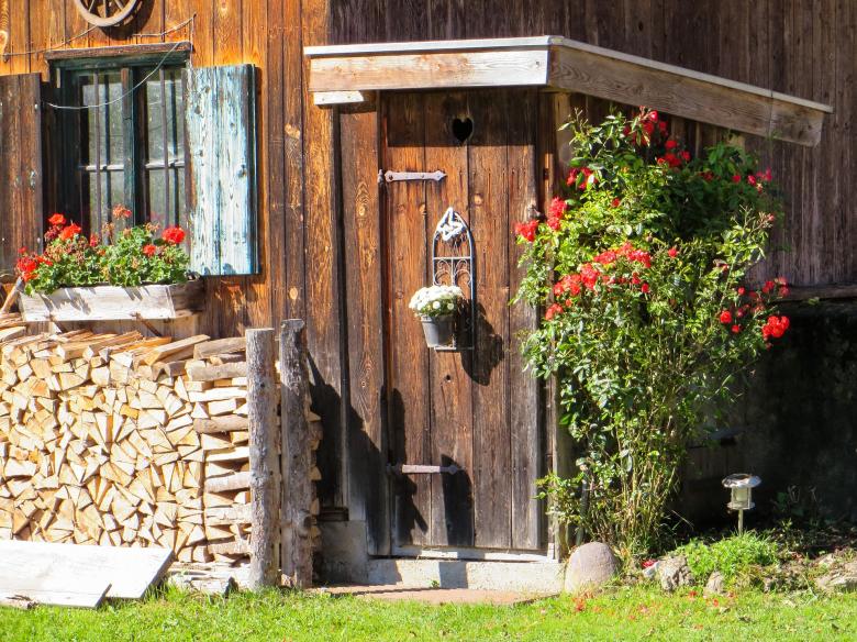 Free stock image of Wooden Toilet created by Pixabay