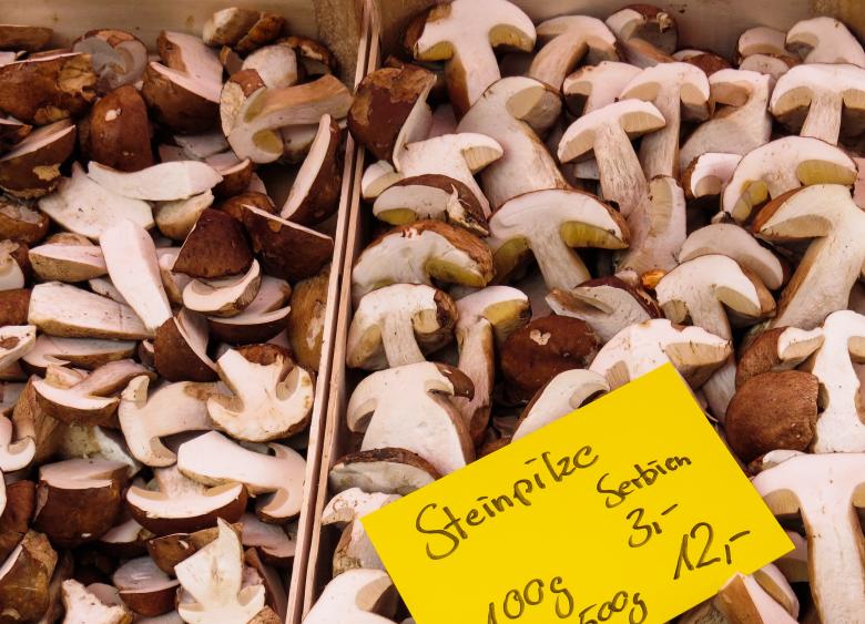 Free stock image of Fresh Mushrooms created by Pixabay