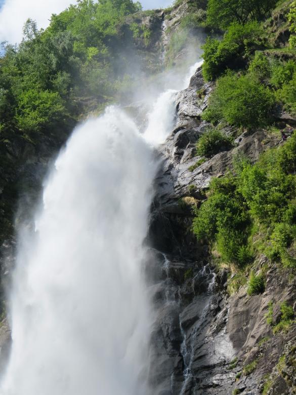 Free stock image of Wild Waterfall created by Pixabay