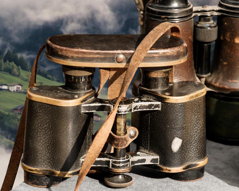 Free stock image of Old Binoculars created by Pixabay