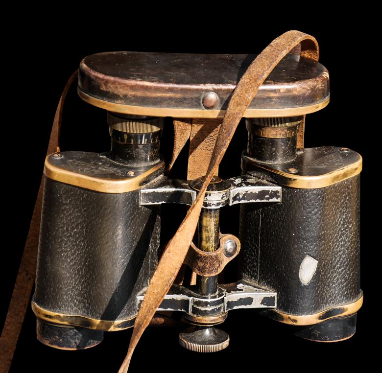 Free stock image of Old Binoculars created by Pixabay