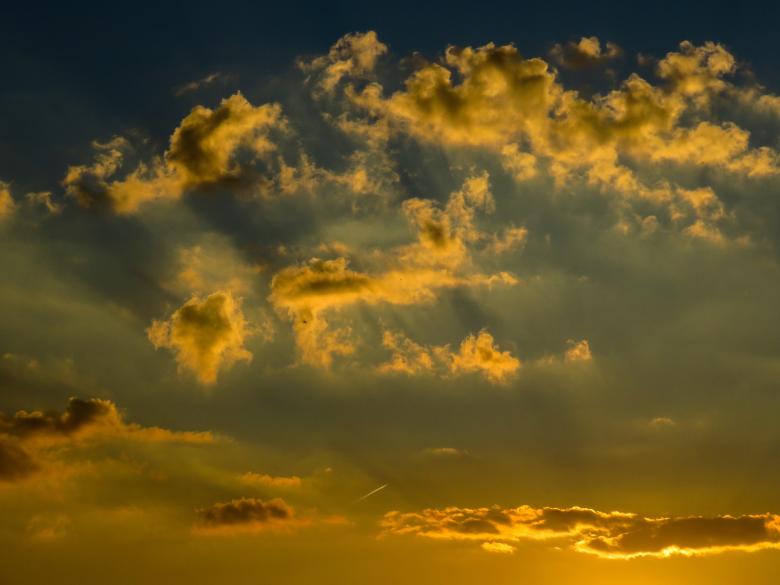 Free stock image of Unclear Sky created by Pixabay