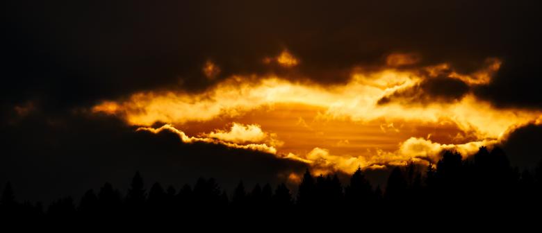 Free stock image of Dark Eve created by Pixabay