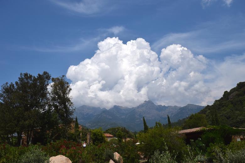 Free stock image of Cloudy Mountains created by Pixabay