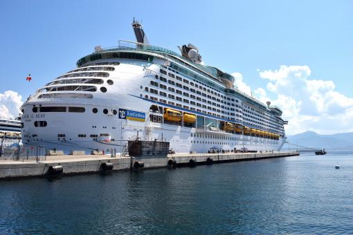 Free Stock Photo of Cruise on the Port
