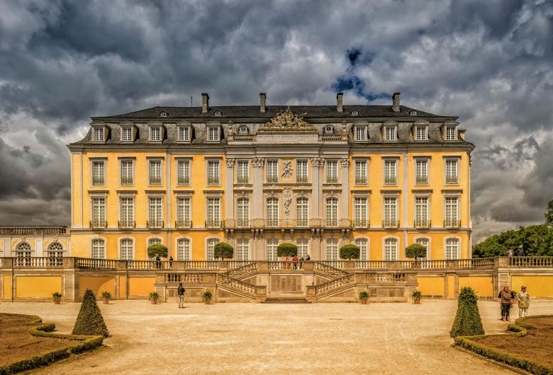Free stock image of Maintained Castle created by Pixabay