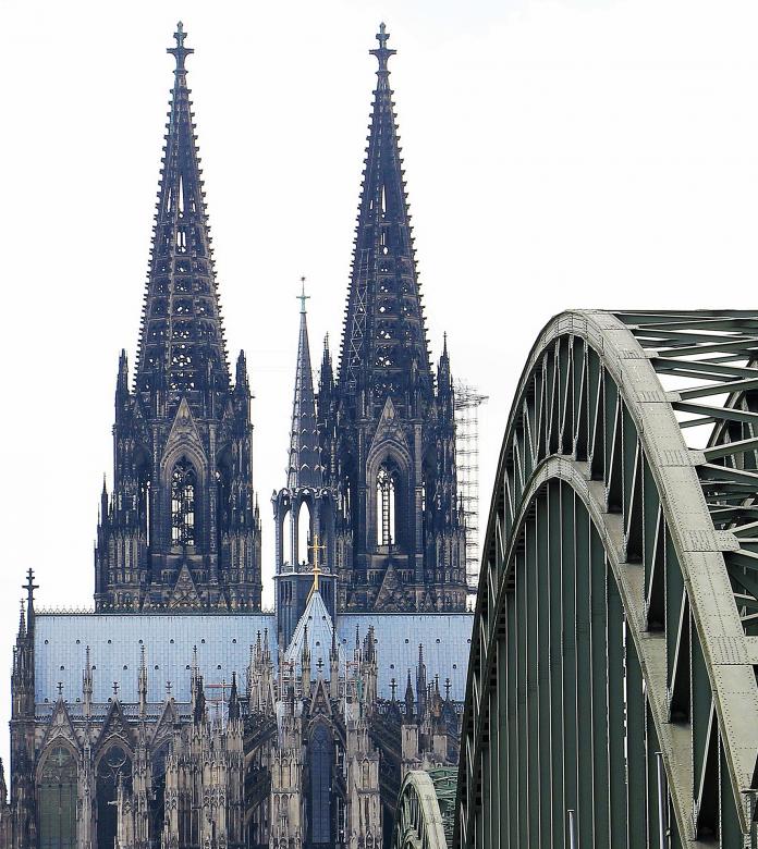 Free stock image of Cologne Cathedral created by Pixabay