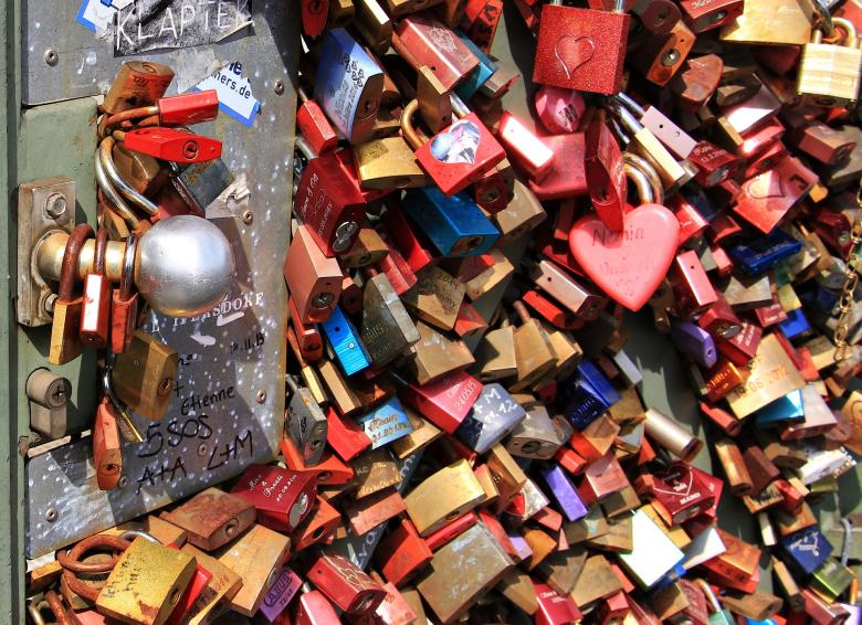 Free stock image of Love Locks created by Pixabay