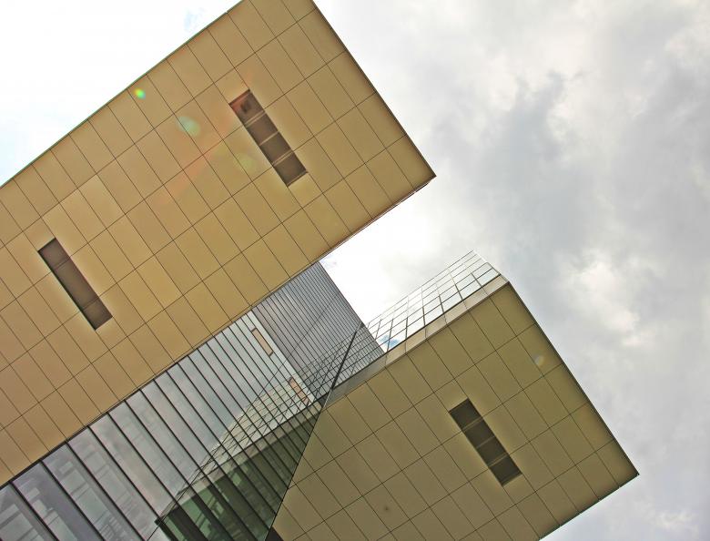 Free stock image of Kranhaus, Berlin created by Pixabay