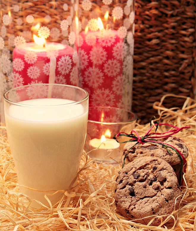 Free stock image of Milk n Cookies created by Pixabay