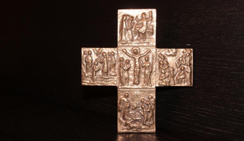 Free stock image of Carved Cross created by Pixabay
