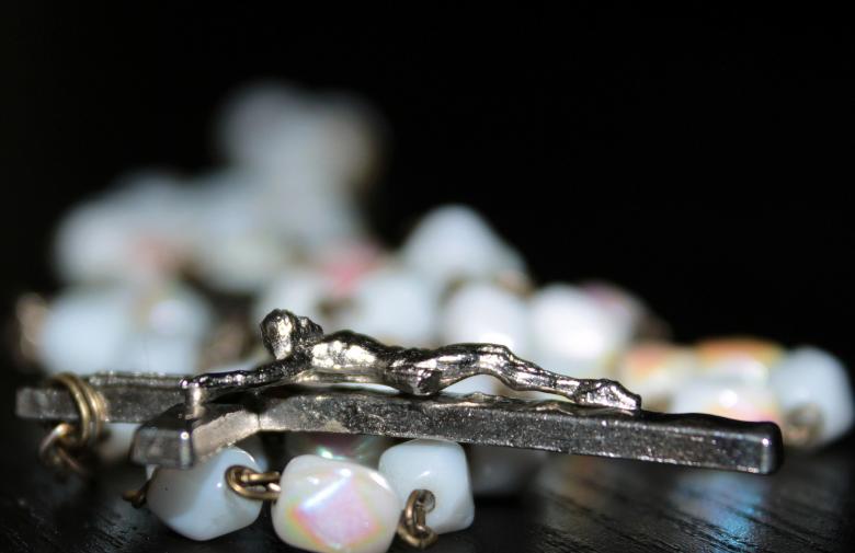 Free stock image of Cross and String of Beads created by Pixabay