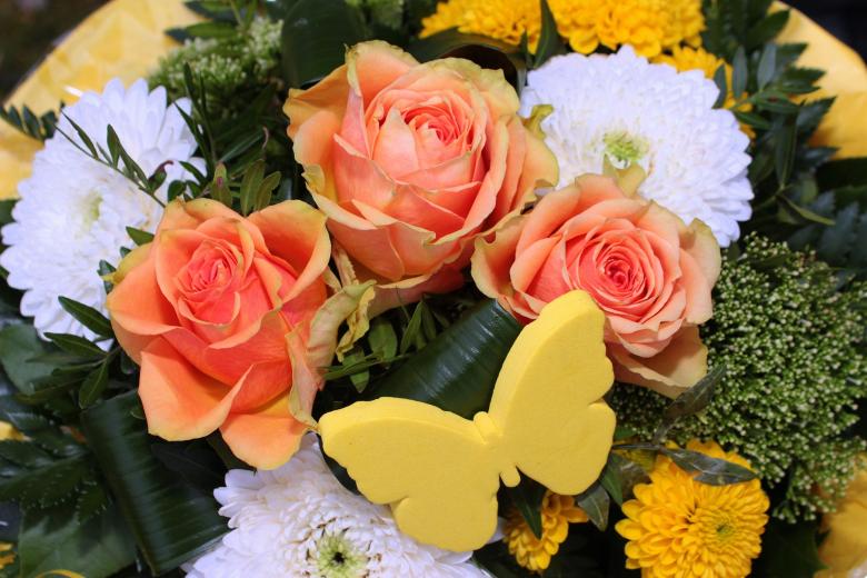 Free stock image of Bouquet of Roses created by Pixabay