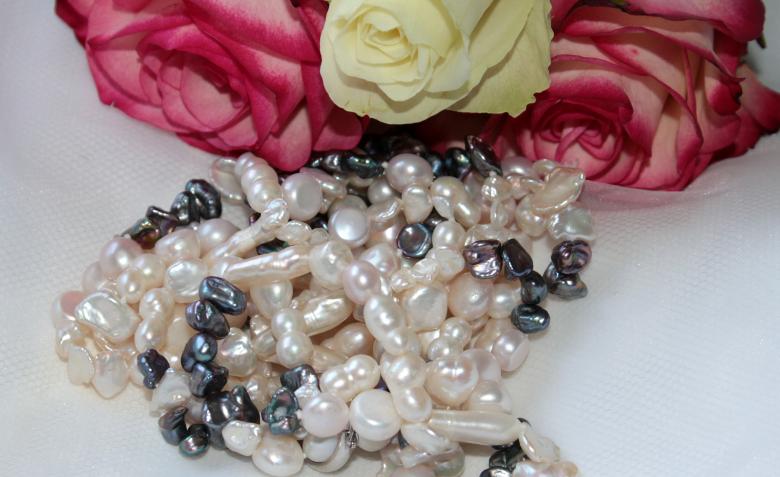 Free stock image of Beads and Flower created by Pixabay